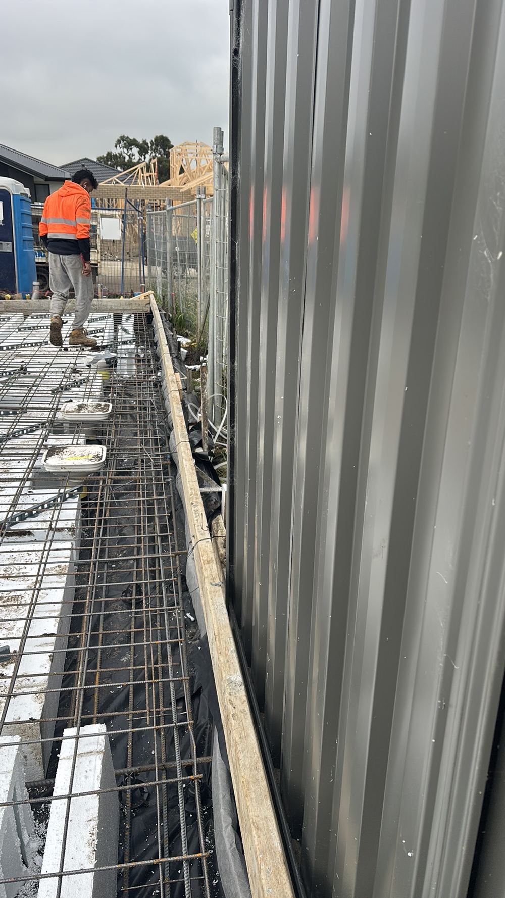 Edge beams formed to match the drawings, Wollert